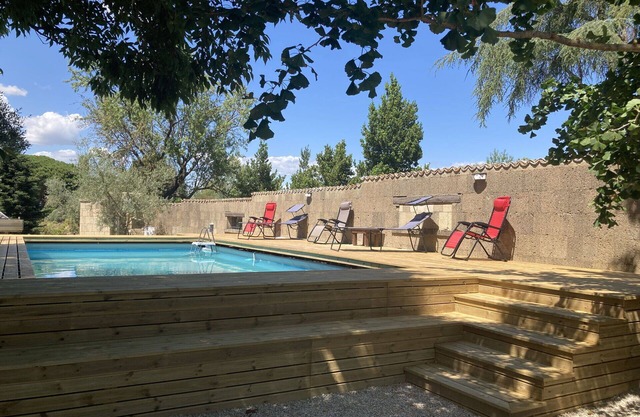 Alleinstehendes Ferienhaus mit Sauna, Whirlpool, Klimaanlage, privatem Pool, W-LAN, TV, Innenhof