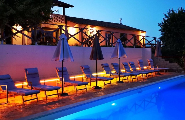 Alleinstehendes Ferienhaus mit W-LAN, Klimaanlage, privatem Pool, TV, bei Porto Recanati