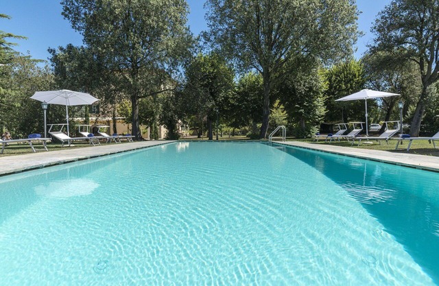 Schönes alleinstehendes Ferienhaus mit Whirlpool, privatem Pool, Klimaanlage, W-LAN, TV, Innenhof