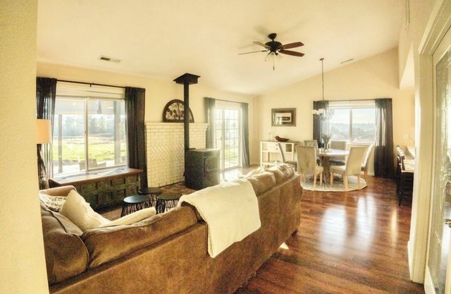 Private Vineyard Getaway in the Heart of Plymouth!
