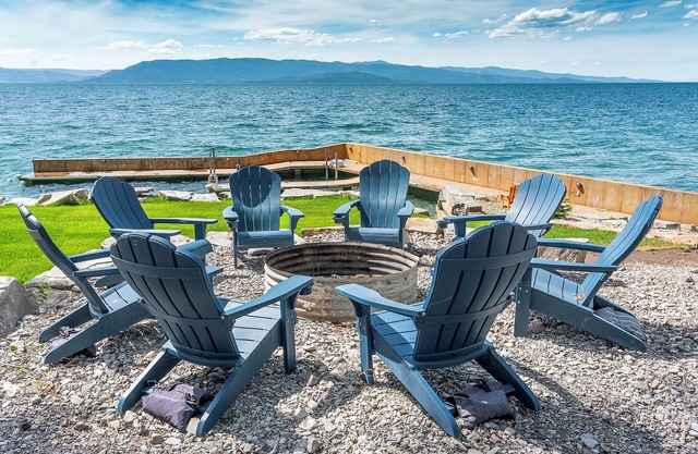 Private waterfront access to Flathead Lake w/private boat dock & wood stove - Lakeshore Lodge