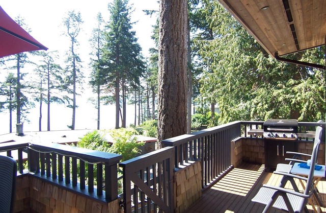 Privates Cottage am Wasser in der Straße Malaspina