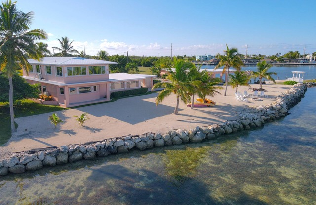 Lrg Waterfront Pool Home, Gazebo, Dock, Kajak, Sonnenuntergänge, spektakuläre offene Wasser
