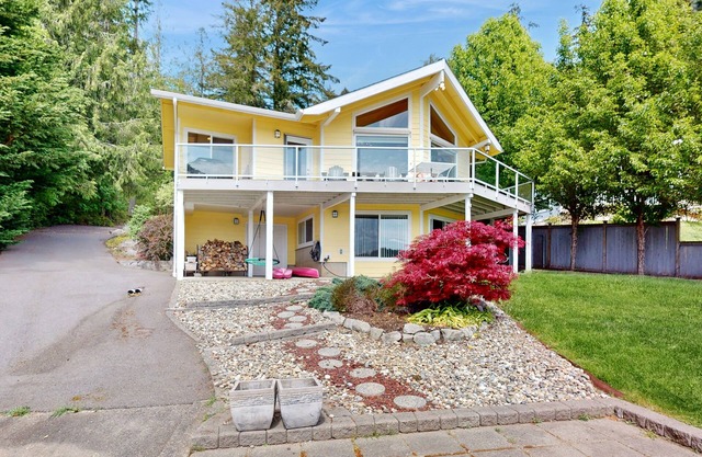 Private Waterfront Living with PNW Charm & Outdoor Adventure