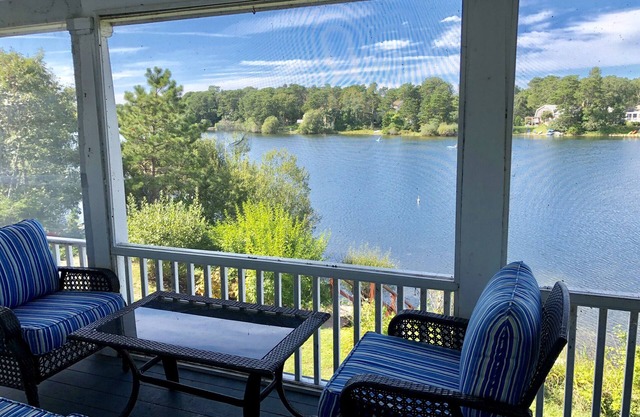 Private Waterfront auf Süßwasser-Schwimmteich mit Strand!