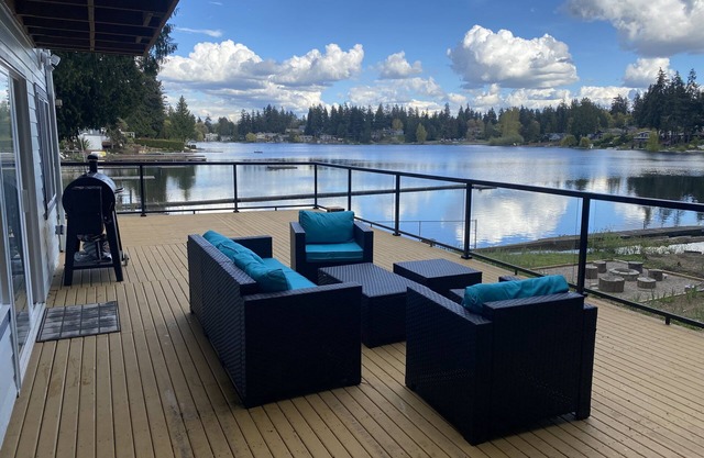 Private waterfront houses, low dock