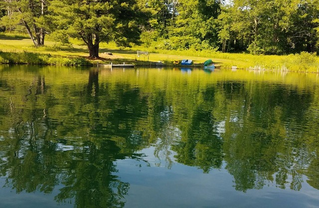 PRIVATER BERG AM WASSER AUF 6 ACRES !!! SCHWIMMEN / FLOAT / FISH / KAYAK / HIKE !!!