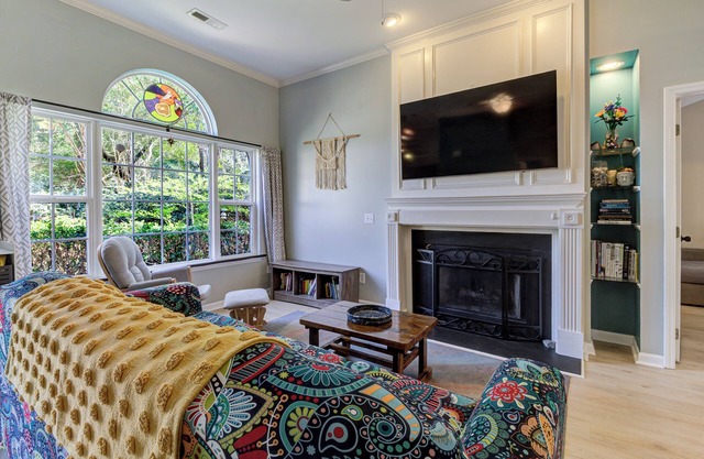 Private Wooded Retreat Near Beach & Town