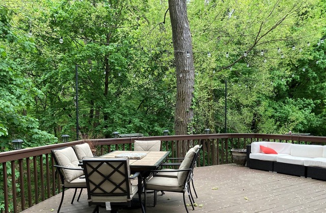 Private Woodland Retreat, Rochester NY, Hello and Welcome!