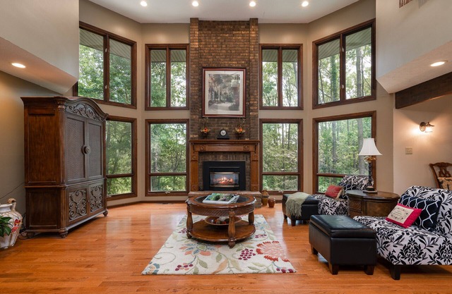 Privated 3 acreage wood retreat near 30 Restraunts