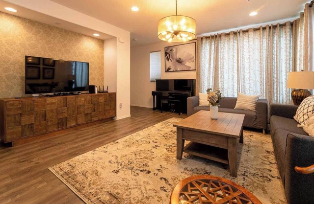 Prized Getaway on W Rte 66 #41631