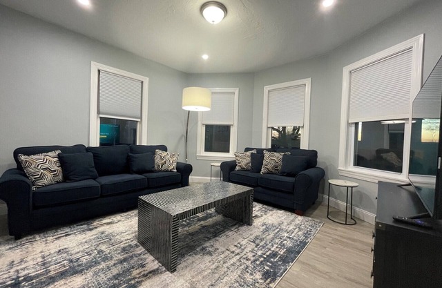 Professional, Clean 2BD near Hospitals | HBHS