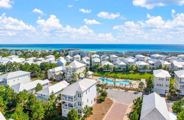 Prominence on 30A Hakuna Matata - Next to the Pool! Free Golf, Sleeps 10