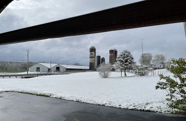 PROMO 5% WEEKLY 10% MONTHLY DISC.! The Morris Suite at Berlin’s Amish Farmhouse