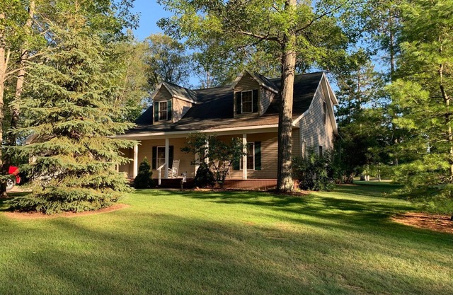 Charming Maple Lane Lodge von schönen Hubbard Lake!