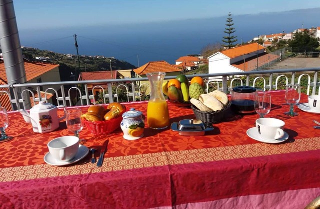 SONDERANGEBOT Wohnung in Haus mit Terrasse und Meerblick.