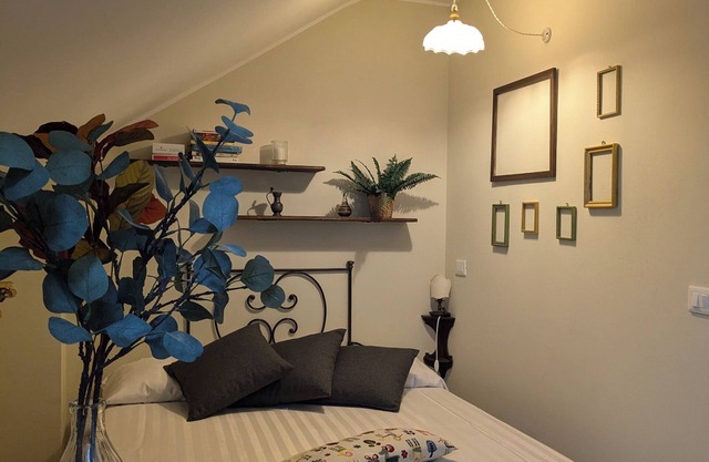 PROMOTION 'La nocciolina' - Gemütliches Dachgeschosszimmer in der Altstadt