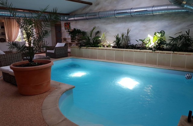 5 ***** Hotel Sehr geräumiges, beheiztes Hallenbad und Sauna