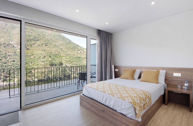 Property In A Holiday Village 'Quinta Da Pedra Caldeira A' with Mountain View and Air Conditioning