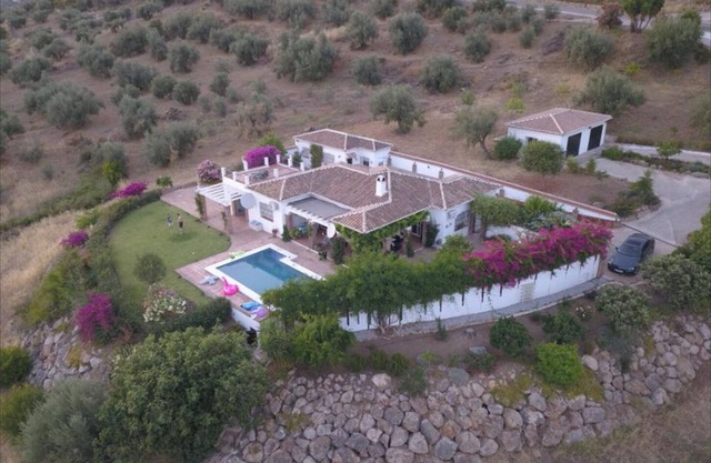 Anwesen mit Panoramablick und privatem Pool
