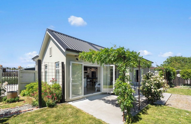 Provence on Cologne - Martinborough Holiday Home