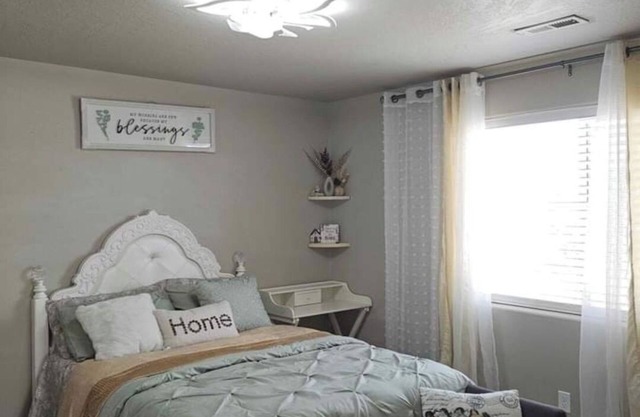 providing spare luxury rooms for rent