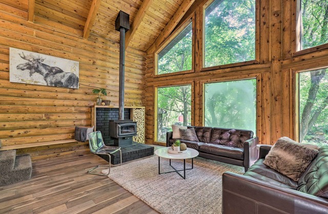 Provo Cabin w/ Mountain Views, Babbling Creek
