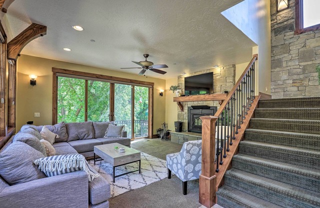 Provo Canyon Cabin 'Treehouse' w/ Mountain Views
