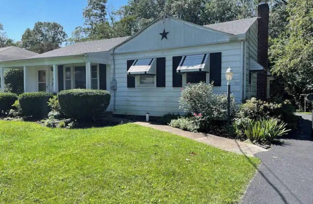 PSU Spacious Home. Free Parking, WiFi, Back Yard.