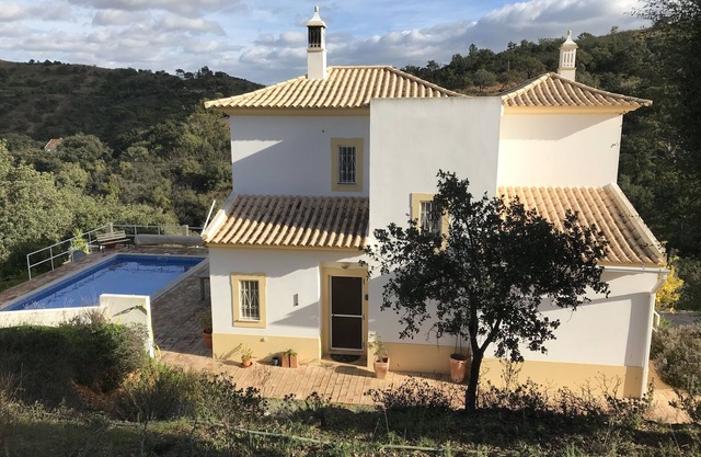 Freistehender Villa mitten in der Natur und doch in der Nähe des Stranden