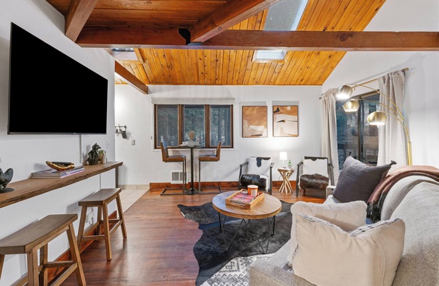 Ptarmigan Village Amenities + Amenities & Minutes to Whitefish Mountain Resort!