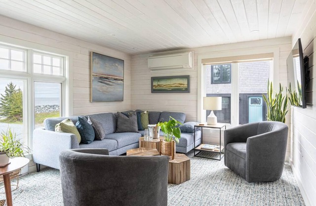 Puddin’ Pan - Ocean Front Cottage w Beach Access
