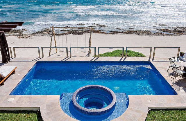 Puerta del Sol - 4 Bedroom beachfront villa in Tankah Bay