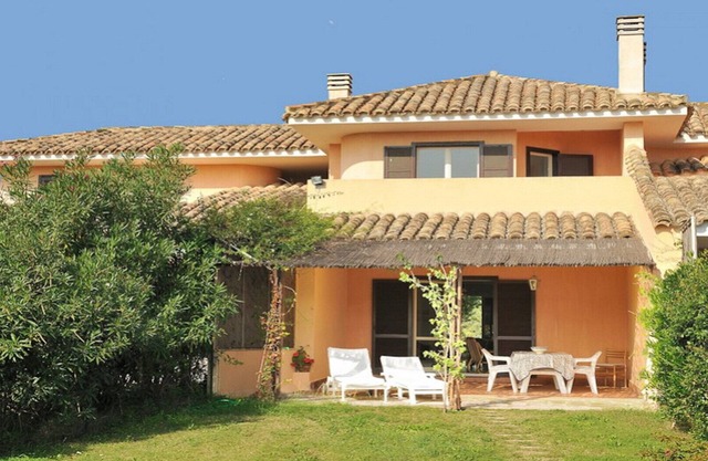 Sardinien Pula Haus 250 Meter vom Meer entfernt, Garten, WiFi unbegrenzt, Smart-TV, Golf 2 km