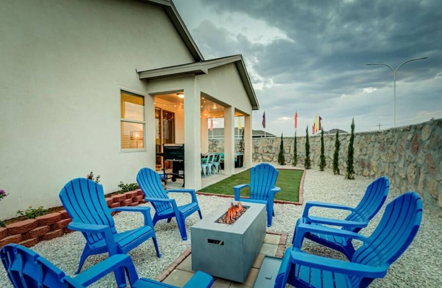 Pulsar · Brand New Comfortable 4/3.5 Home Near Parks