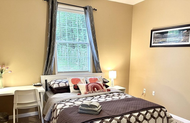 Puple Bedroom near Sugar Hill