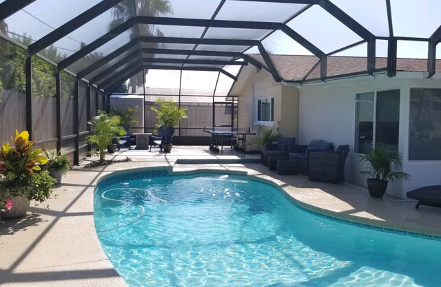 Private 3/2 Oasis Pool Home Schritte zum Strand und Fluss umfasst Paddleboard / Kajak