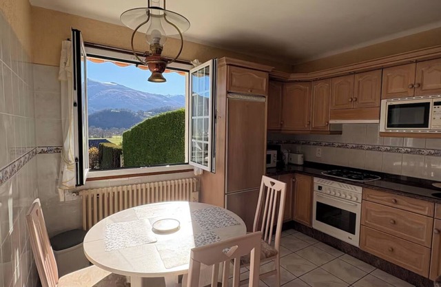 Pyrenean villa, view and pool
