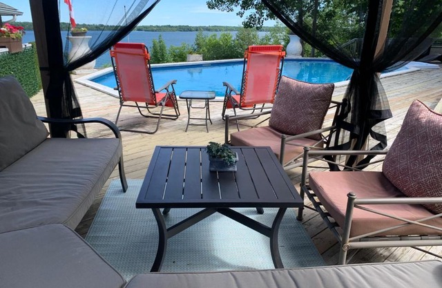 Q Estate Pool cottage