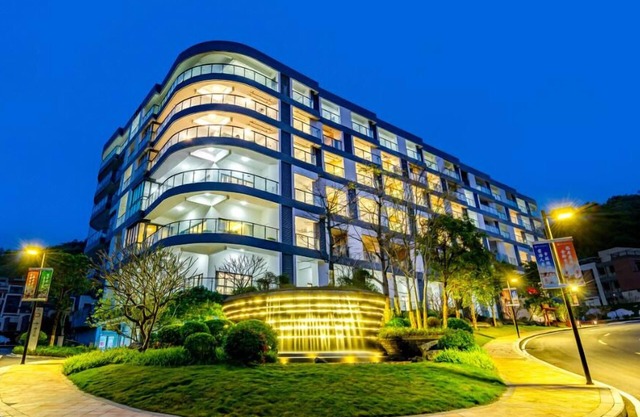 Qianhai Life Happiness Town - Luofushan Shop