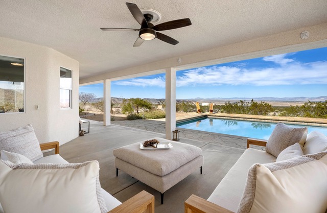 Modern poolside retreat, walking distance to JTNP, 360 degree panoramic bliss