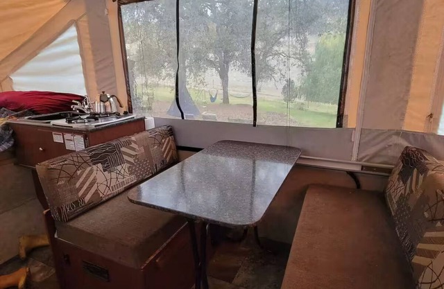 Quaint 1-bedroom RV in Auburn with WiFi access