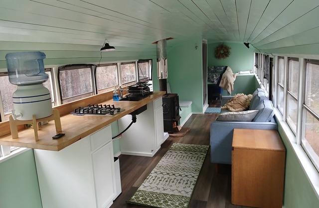 Quaint 1-bedroom RV retreat in Trail