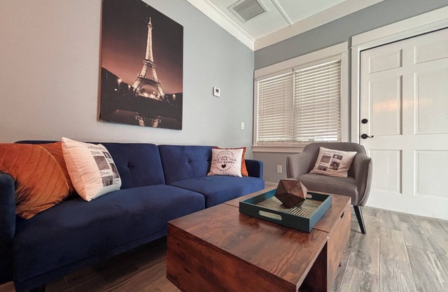 Quaint 1Br/Ba entire guest house in heart of Hist. Downtown Winter Garden