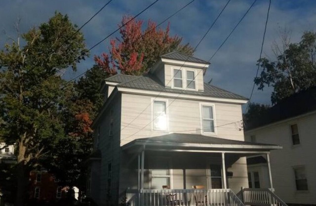 Quaint 3 bedroom house in the heart of Palmyra!