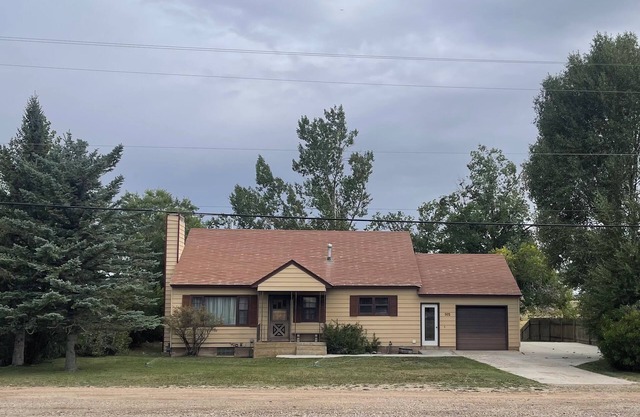 Quaint 3 Bedroom Piney Drive Cottage