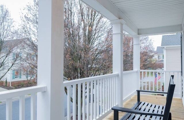 Quaint 3Bedroom Home w/ King Bed & Fenced Backyard
