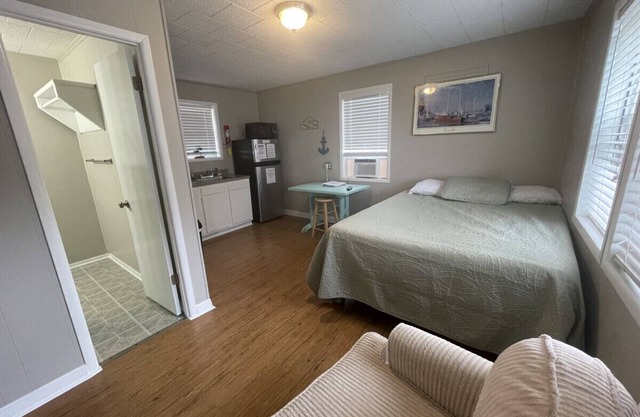 Quaint cabin at Little Mineral Marina: Cabin 4