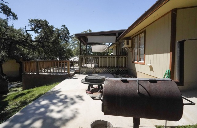 Quaint cabin located on the Frio River