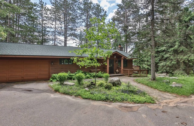 Quaint cabin on the shores of Plum Lake.